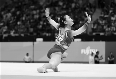 中立选手梅, 内穆尔都出