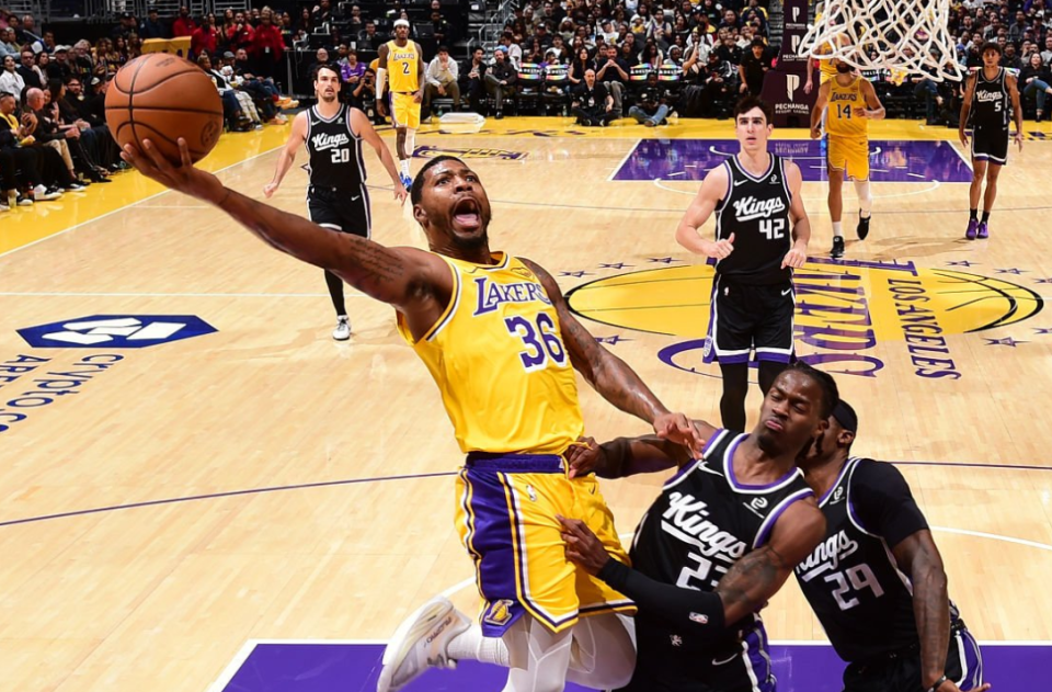 贴防对手的, 球员, 能跑位接球 贴防对手的, 球员, 能跑位接球