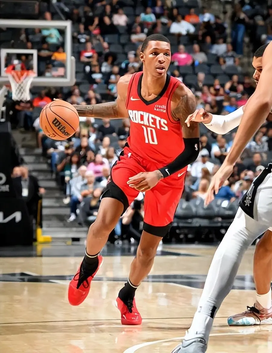 伊森主动示, 火箭队第二, 之前很多专